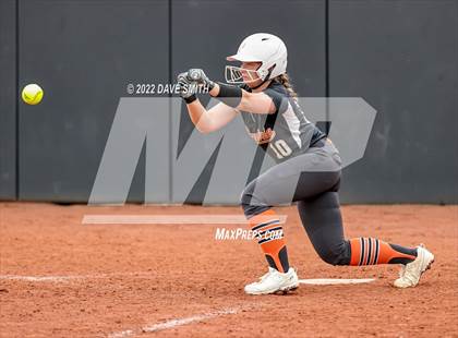 Thumbnail 1 in Clear Creek-Amana vs Prairie (Varsity Classic) photogallery.