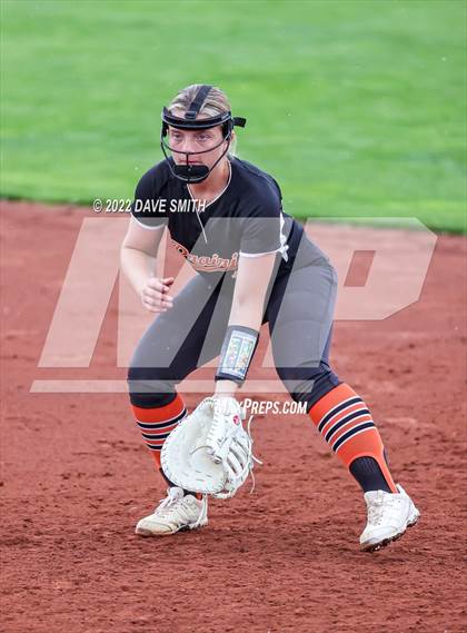 Thumbnail 3 in Clear Creek-Amana vs Prairie (Varsity Classic) photogallery.