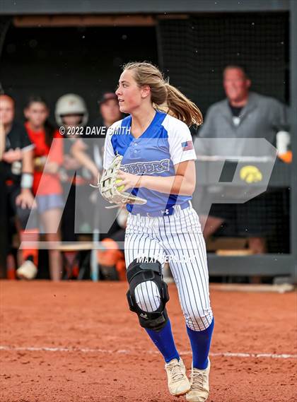 Thumbnail 1 in Clear Creek-Amana vs Prairie (Varsity Classic) photogallery.