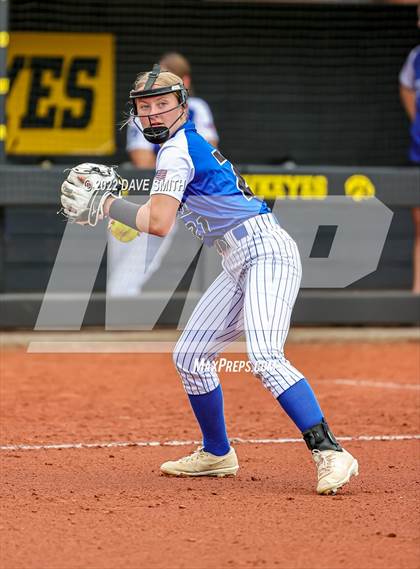 Thumbnail 1 in Clear Creek-Amana vs Prairie (Varsity Classic) photogallery.