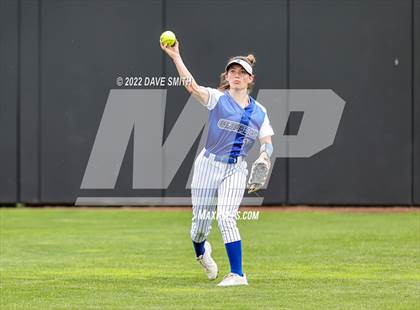 Thumbnail 2 in Clear Creek-Amana vs Prairie (Varsity Classic) photogallery.