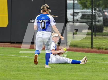 Thumbnail 2 in Clear Creek-Amana vs Prairie (Varsity Classic) photogallery.