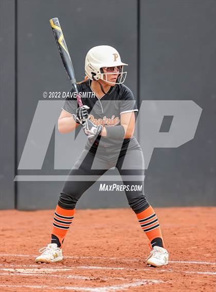 Thumbnail 3 in Clear Creek-Amana vs Prairie (Varsity Classic) photogallery.