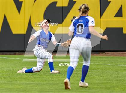 Thumbnail 3 in Clear Creek-Amana vs Prairie (Varsity Classic) photogallery.