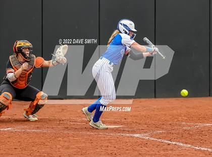 Thumbnail 3 in Clear Creek-Amana vs Prairie (Varsity Classic) photogallery.