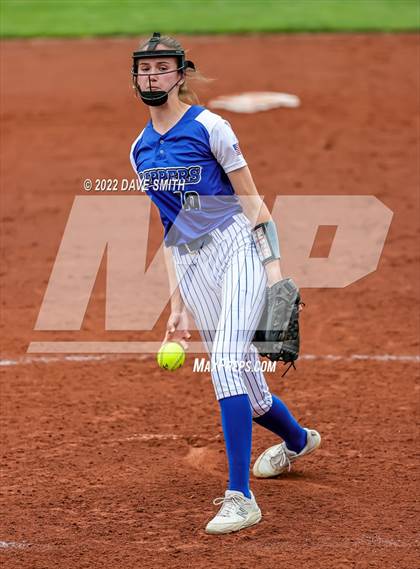Thumbnail 3 in Clear Creek-Amana vs Prairie (Varsity Classic) photogallery.