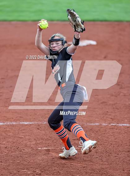 Thumbnail 3 in Clear Creek-Amana vs Prairie (Varsity Classic) photogallery.