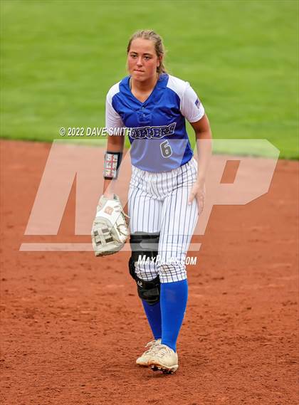 Thumbnail 1 in Clear Creek-Amana vs Prairie (Varsity Classic) photogallery.