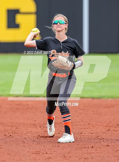 Thumbnail 2 in Clear Creek-Amana vs Prairie (Varsity Classic) photogallery.