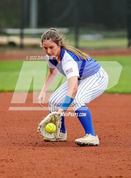 Thumbnail 3 in Clear Creek-Amana vs Prairie (Varsity Classic) photogallery.