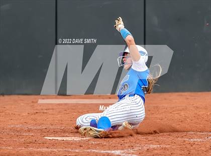 Thumbnail 3 in Clear Creek-Amana vs Prairie (Varsity Classic) photogallery.