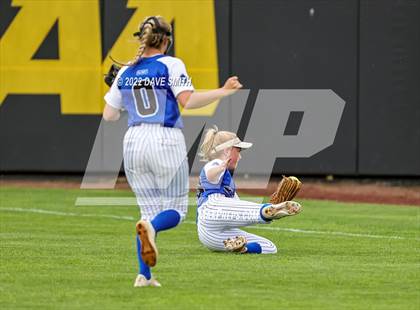 Thumbnail 1 in Clear Creek-Amana vs Prairie (Varsity Classic) photogallery.