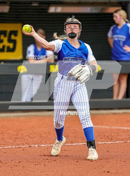 Thumbnail 2 in Clear Creek-Amana vs Prairie (Varsity Classic) photogallery.