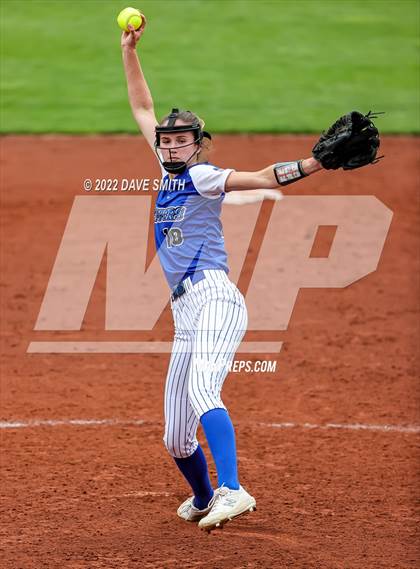 Thumbnail 1 in Clear Creek-Amana vs Prairie (Varsity Classic) photogallery.