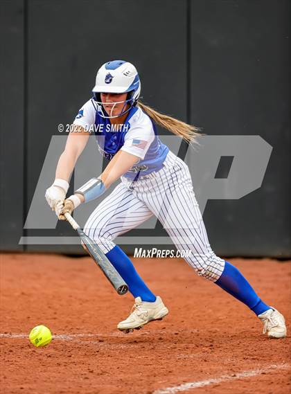 Thumbnail 3 in Clear Creek-Amana vs Prairie (Varsity Classic) photogallery.