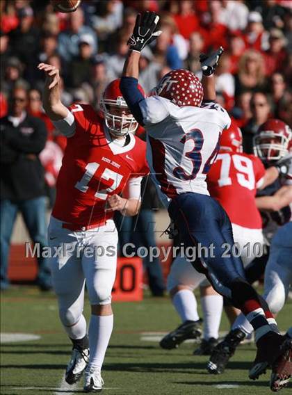 Thumbnail 2 in Regis Jesuit vs. Cherokee Trail (CHSAA 5A Semifinal) photogallery.