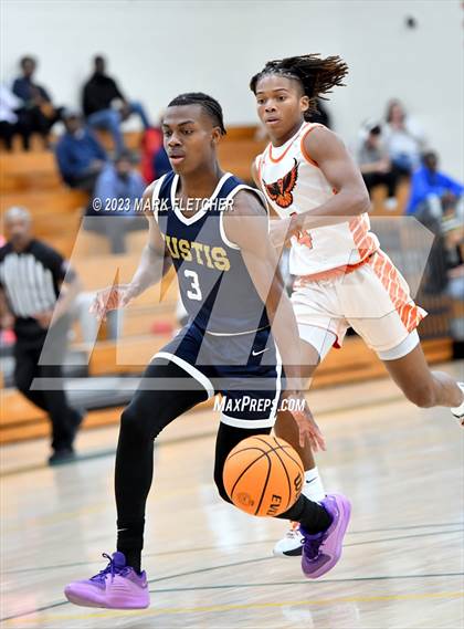 Thumbnail 2 in Spruce Creek vs Eustis (Gus Gibbs Holiday Tournament) photogallery.