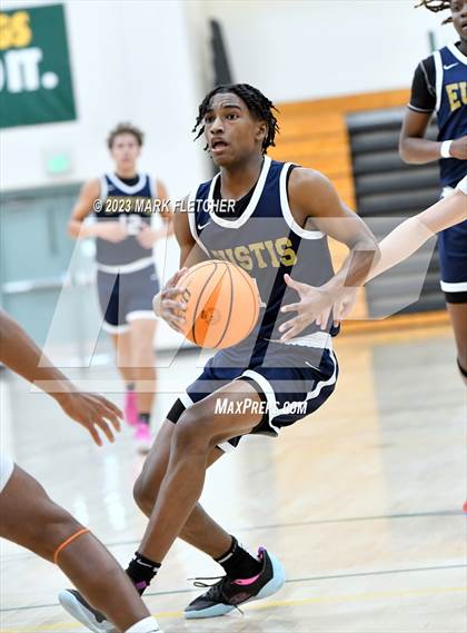 Thumbnail 1 in Spruce Creek vs Eustis (Gus Gibbs Holiday Tournament) photogallery.
