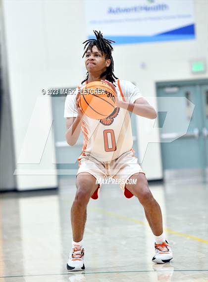 Thumbnail 2 in Spruce Creek vs Eustis (Gus Gibbs Holiday Tournament) photogallery.