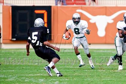 Thumbnail 2 in Clark vs. Hightower (Texas 5A D1 Semifinals) photogallery.