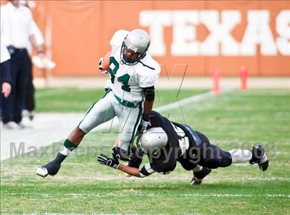 Thumbnail 2 in Clark vs. Hightower (Texas 5A D1 Semifinals) photogallery.