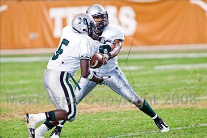 Thumbnail 1 in Clark vs. Hightower (Texas 5A D1 Semifinals) photogallery.
