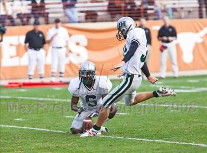 Thumbnail 2 in Clark vs. Hightower (Texas 5A D1 Semifinals) photogallery.