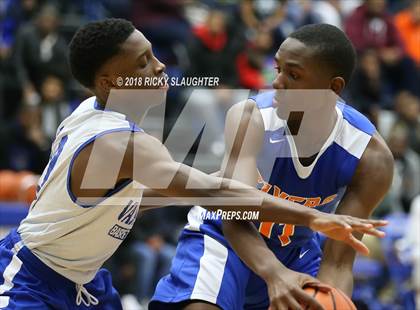 Thumbnail 2 in East St. Louis vs. Vashon photogallery.