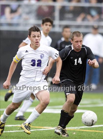 Thumbnail 2 in Downers Grove North @ Hinsdale South (Regional Playoff) photogallery.
