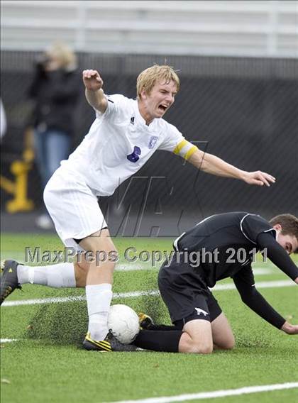 Thumbnail 3 in Downers Grove North @ Hinsdale South (Regional Playoff) photogallery.