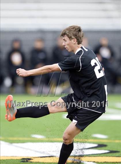 Thumbnail 2 in Downers Grove North @ Hinsdale South (Regional Playoff) photogallery.
