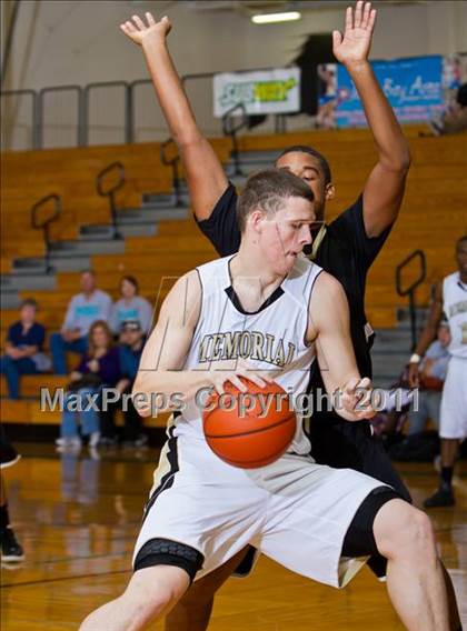 Thumbnail 1 in Pasadena Memorial vs Galena Park (McDonald's Texas Invitational) photogallery.