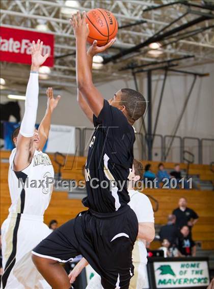 Thumbnail 2 in Pasadena Memorial vs Galena Park (McDonald's Texas Invitational) photogallery.