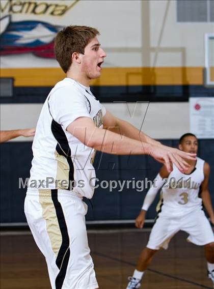 Thumbnail 3 in Pasadena Memorial vs Galena Park (McDonald's Texas Invitational) photogallery.