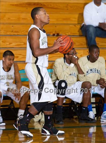 Thumbnail 1 in Pasadena Memorial vs Galena Park (McDonald's Texas Invitational) photogallery.