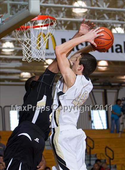 Thumbnail 2 in Pasadena Memorial vs Galena Park (McDonald's Texas Invitational) photogallery.