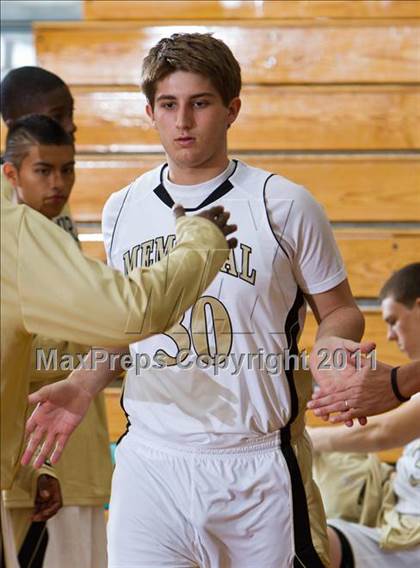 Thumbnail 2 in Pasadena Memorial vs Galena Park (McDonald's Texas Invitational) photogallery.