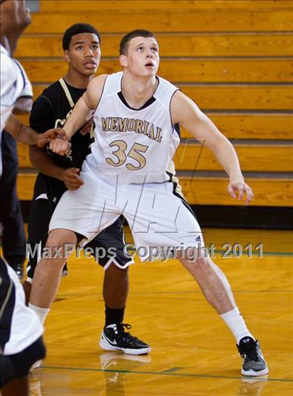 Thumbnail 1 in Pasadena Memorial vs Galena Park (McDonald's Texas Invitational) photogallery.