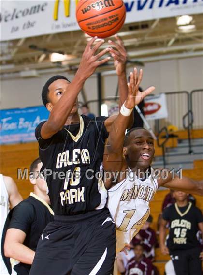 Thumbnail 2 in Pasadena Memorial vs Galena Park (McDonald's Texas Invitational) photogallery.
