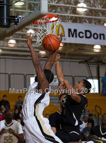 Thumbnail 2 in Pasadena Memorial vs Galena Park (McDonald's Texas Invitational) photogallery.