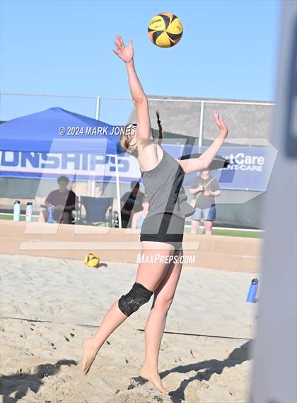 Thumbnail 2 in Arcadia vs. Salpointe Catholic (AIA DII Pairs Semifinal) photogallery.