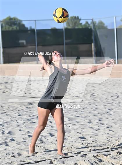 Thumbnail 3 in Arcadia vs. Salpointe Catholic (AIA DII Pairs Semifinal) photogallery.