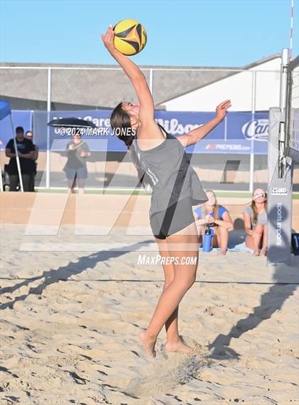 Thumbnail 2 in Arcadia vs. Salpointe Catholic (AIA DII Pairs Semifinal) photogallery.