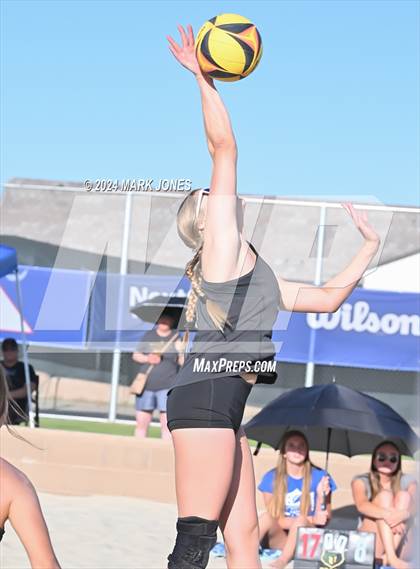 Thumbnail 2 in Arcadia vs. Salpointe Catholic (AIA DII Pairs Semifinal) photogallery.