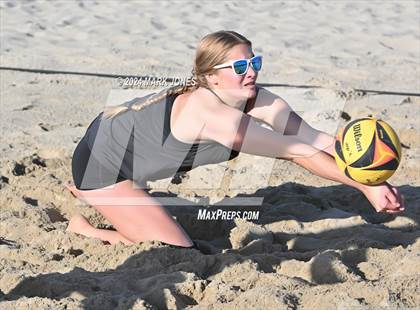 Thumbnail 3 in Arcadia vs. Salpointe Catholic (AIA DII Pairs Semifinal) photogallery.