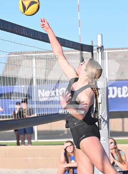 Thumbnail 1 in Arcadia vs. Salpointe Catholic (AIA DII Pairs Semifinal) photogallery.