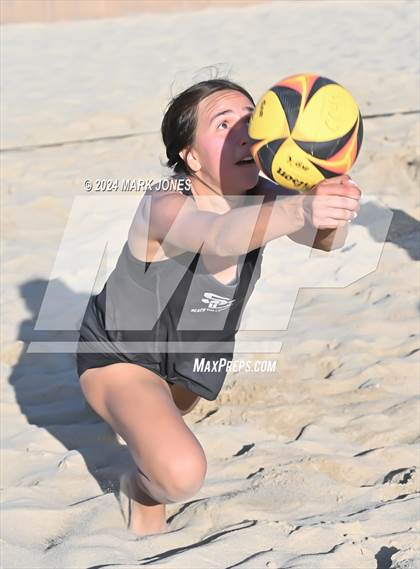 Thumbnail 3 in Arcadia vs. Salpointe Catholic (AIA DII Pairs Semifinal) photogallery.