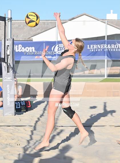 Thumbnail 2 in Arcadia vs. Salpointe Catholic (AIA DII Pairs Semifinal) photogallery.