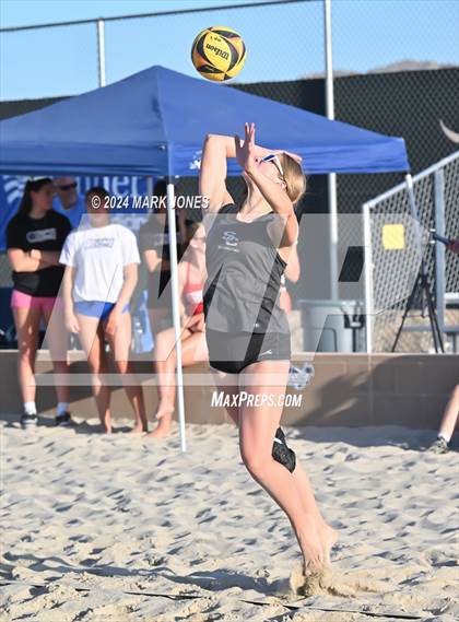 Thumbnail 3 in Arcadia vs. Salpointe Catholic (AIA DII Pairs Semifinal) photogallery.