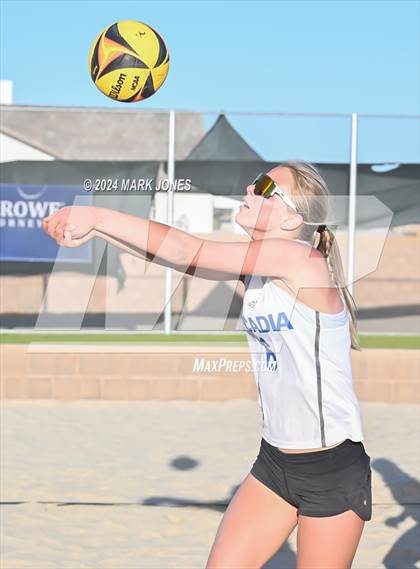 Thumbnail 3 in Arcadia vs. Salpointe Catholic (AIA DII Pairs Semifinal) photogallery.